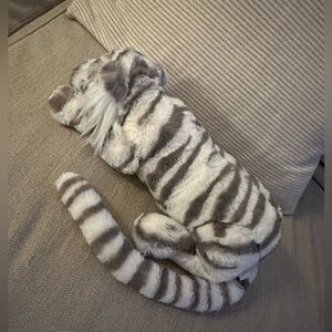 BNWT Jellycat Little Sacha Snow Tiger